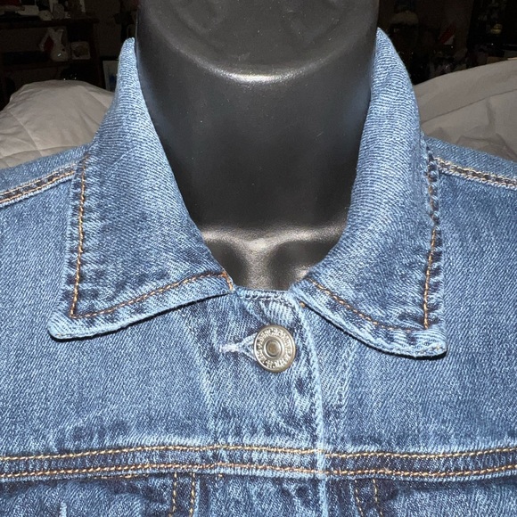 Abercrombie & Fitch Raw Hem Jean Jacket - Picture 4 of 11